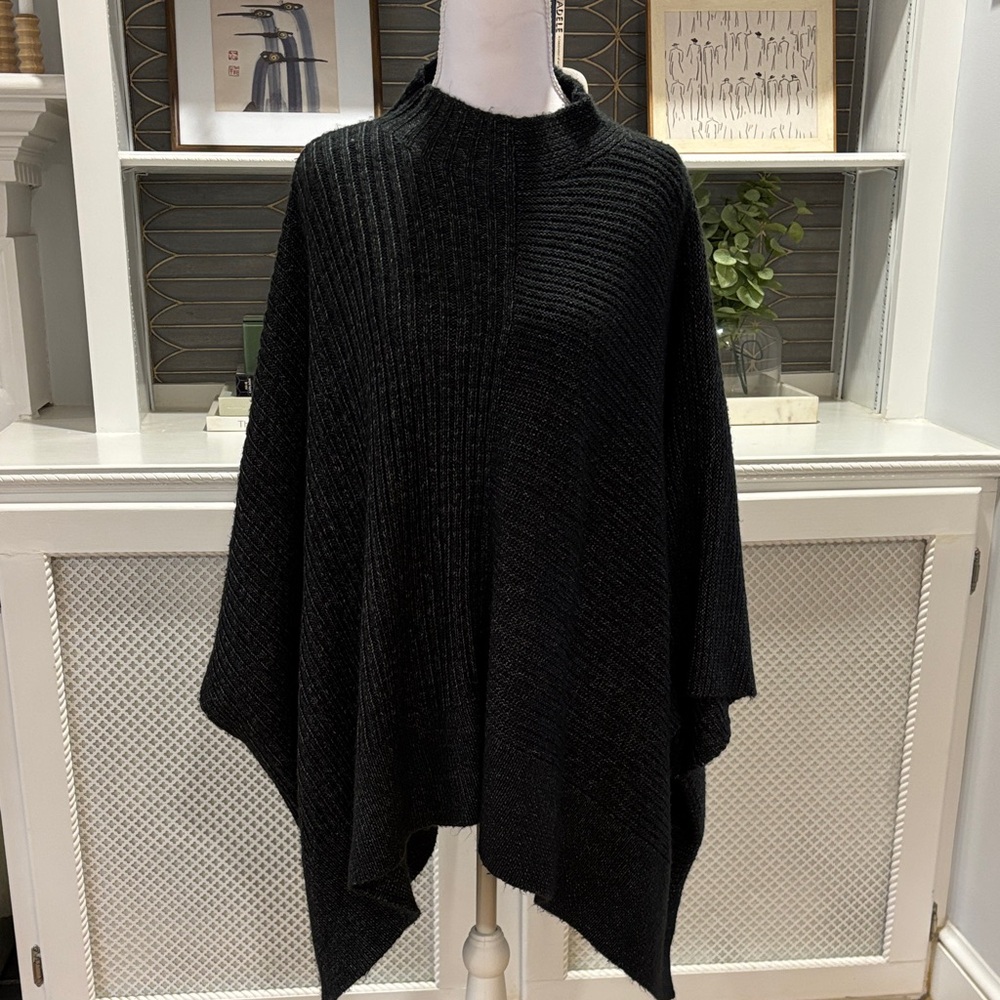 Lou & Grey Ribbed Poncho